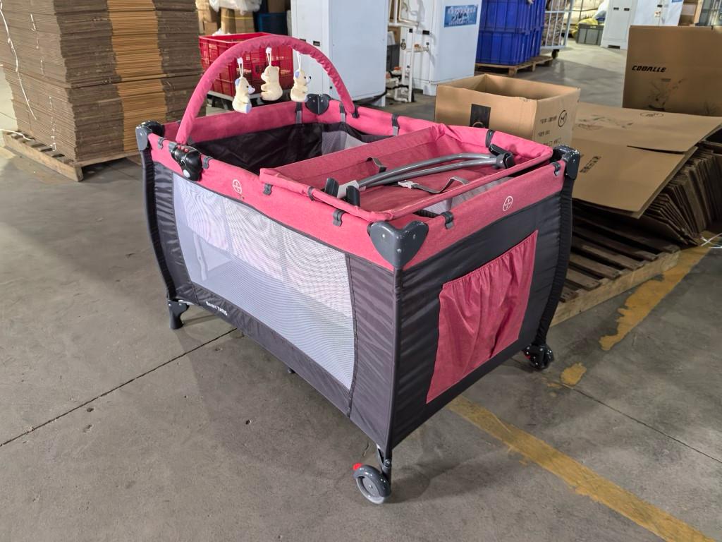 Cuna Corral Arlo Multifuncional con Cambiador y Mecedora