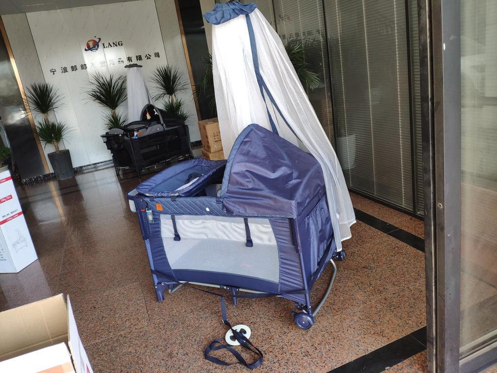 Cuna Corral Lior 3 en 1 con Toldillo y Accesorios